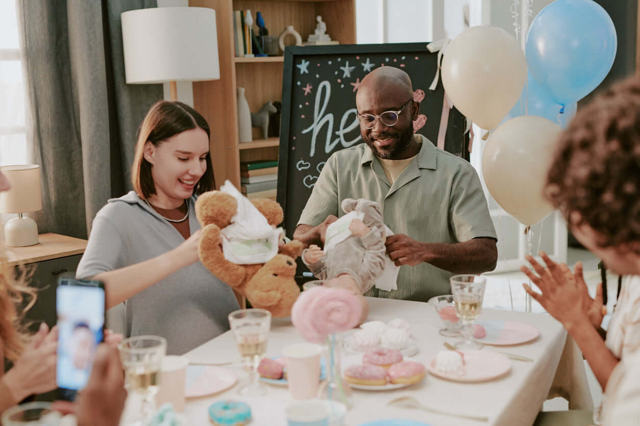 Baby Shower party games with balloons and donuts